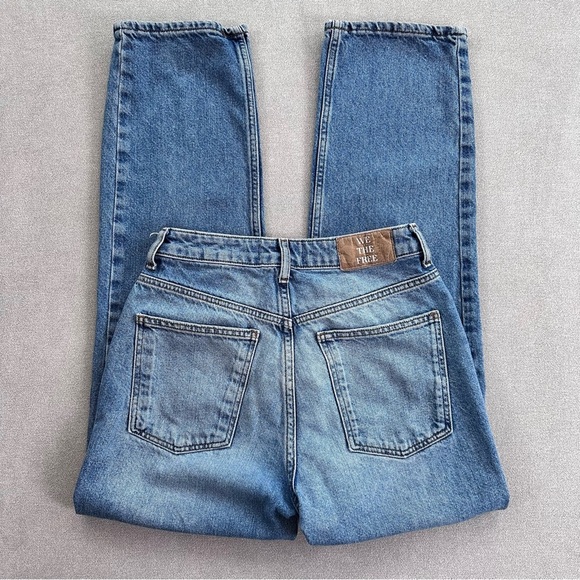 We The Free Pacifica High Rise Slim Straight Leg Jeans. Size 26. - Picture 6 of 12